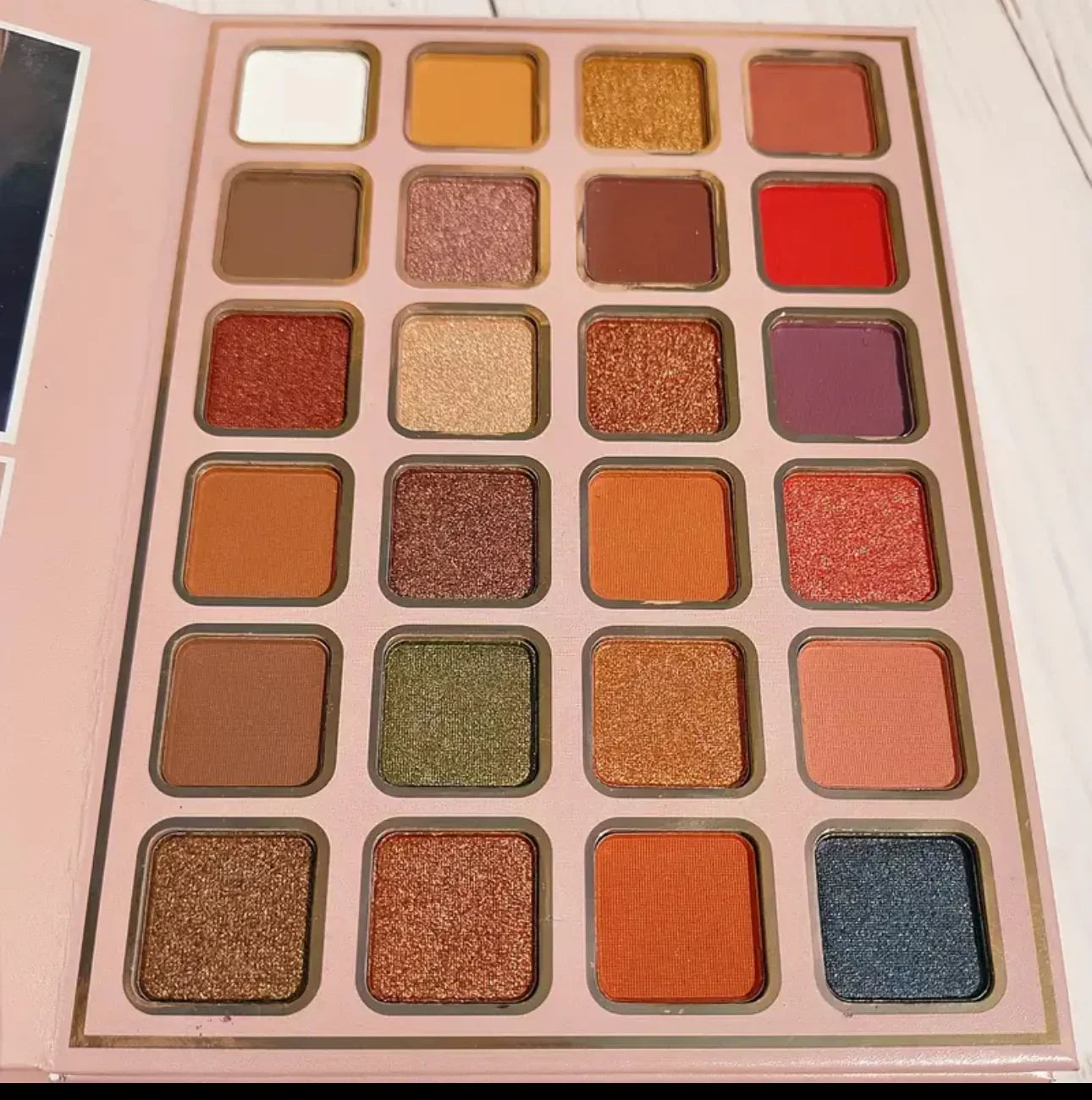 IGOODCO Fashion Eyeshadow & Face Makeup Palette – All-in-One Multi-Color Makeup Kit